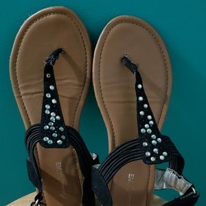AMERICAN EAGLE SANDALS
